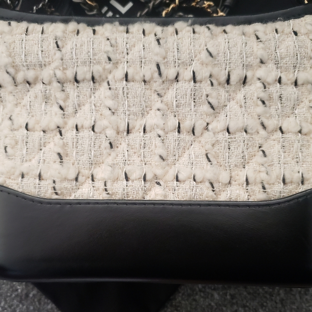 FINAL WEEKEND!NWOT Authentic Chanel Ivory Tweed & Black Calfskin Small Gabrielle - Picture 11 of 12